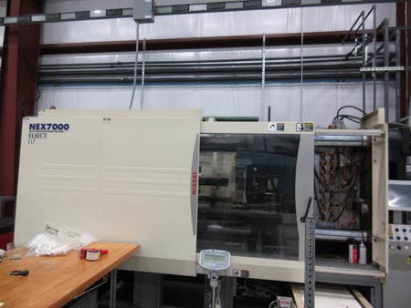 Nessei 7000 - 400 Ton Plastic Injection Molding Machine