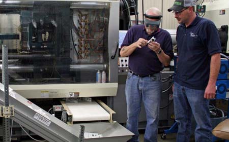 Running an injection mold press