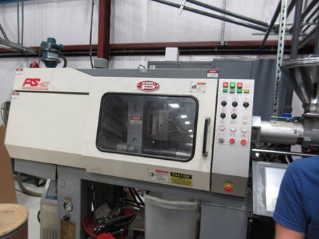 Nissei 40 Ton plastic injection molding machine with 1.2 oz shot capability